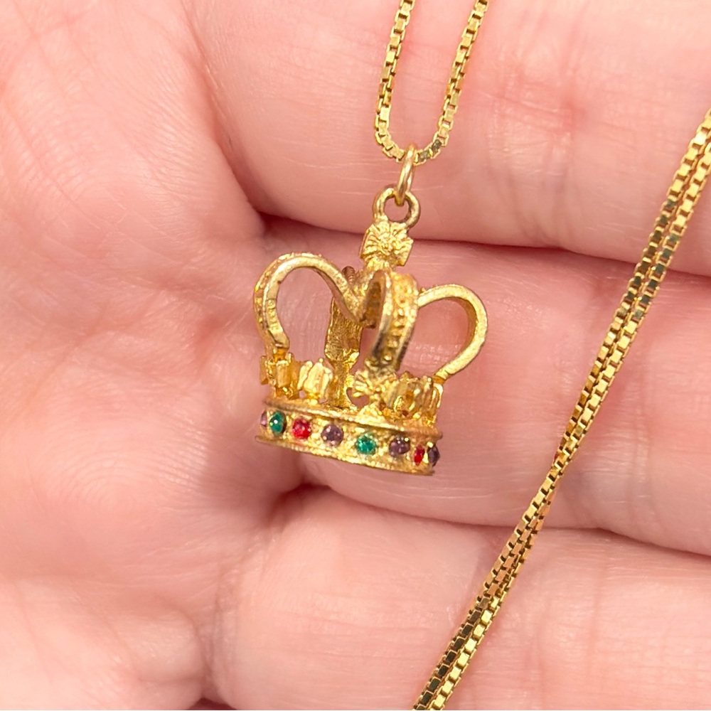 Vintage 9K Crown Pendant, 3D Monarch Regal, Colorful Charm, British - Picture 6 of 14